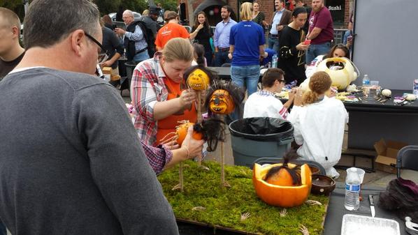 OkumaAmerica's tweet image. #GUTSCLT2014 is super cool. 10 minutes left for carvers! Can&apos;t wait to see the finished pumpkins!