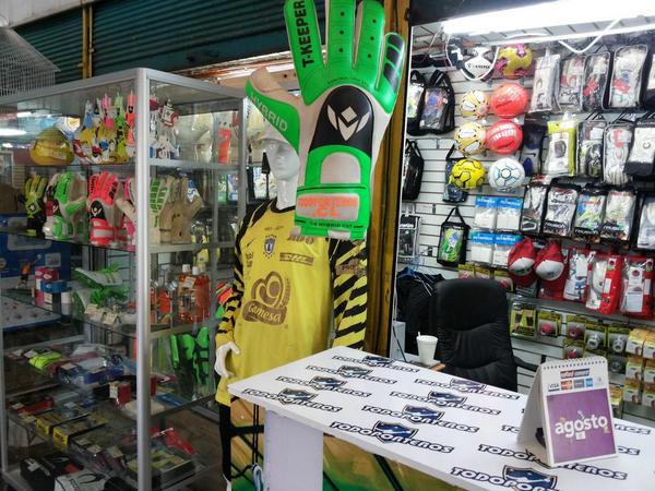 TODOPORTEROS's tweet photo. Amigos manana sabado atendemos desde las 10 am hasta las 15 horas.
Todoporteros-la tienda 
El rincon del portero. http://t.co/udNEUCLULv