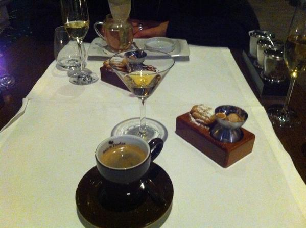 degdvr1974's tweet photo. Heerlijk genoten van een echte avond uit. Vanavond heerlijk verwend door restaurant @Bovenmeester1 #aanrader http://t.co/RNBxQBPZAW