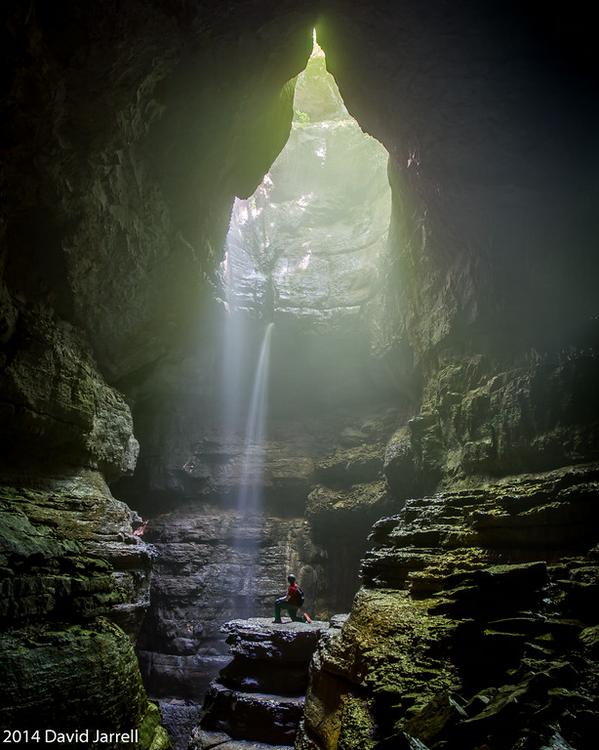 RSA_Insurance's tweet photo. #davidsphotofriday visits a fantastic cave in north Alabama. Check out our state's splendor! http://t.co/DJPr4EFjRS http://t.co/JYDdw3rOZm