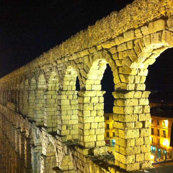 MariaRojo95's tweet photo. Paseo nocturno :) http://t.co/7OME9qn1vI