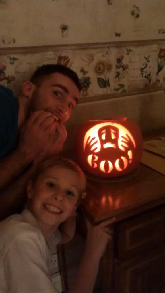 Tezbalfe's tweet photo. @MattyRoss72 loving the Halloween time of year!!!! http://t.co/SJRrP5nQAE