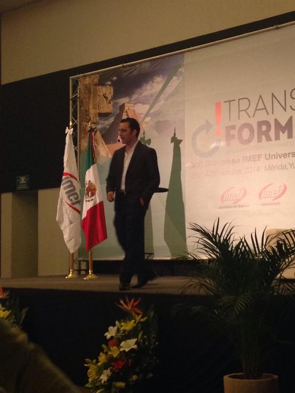 Congreso_IMEF's tweet photo. "Eres lo que publicas", con Roberto Ruz 👏👏 http://t.co/4o9mM2XImF