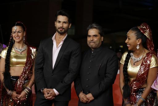 ShahidGirl1's tweet photo. "@TeamShahidK: PICTURES ~ More from the red carpet #HaiderWinsAtRomaFF9  http://t.co/9549pHD3NI #HaiderInRome"