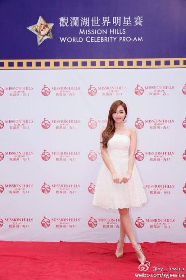 Syj__Jessica's tweet photo. A wonderful evening with lovely people @missionhillschina #2014WCPA #MissionHillsChina http://t.co/WzcT6YyRBR