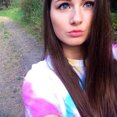 inflamcd's tweet image. Erm hi I'm Emma. I'm quite awkward. You can call me Em for short. Rt maybe?