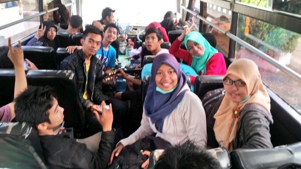 ilkom2013's tweet photo. Super Camp 2014, panitia siap berangkat yuhuuu ~~~ http://t.co/dqkiLVaeZ1