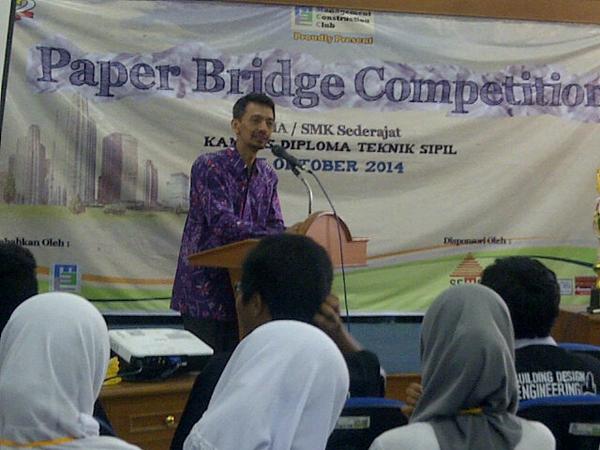 MCC_DTS_UGM's tweet photo. Sekarang sambutan dari Bapak Agus Nugroho sbgai ketua departemen diploma teknik sipil ugm yaa tweps :) yuk simak http://t.co/nCieJxDJyv