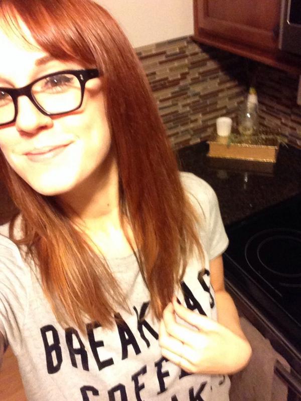 hullosam's tweet photo. Shiny hairz. #yellowlighting 👻 http://t.co/EJgCCMiluj