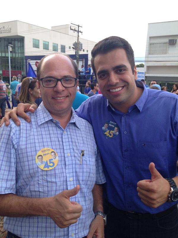 jlpina's tweet photo. Abraço ao novo líder @GustavoSebba_45 que será um excelente parlamentar ao loa de @AecioNeves e @marconiperillo http://t.co/tkEFaFy2pS