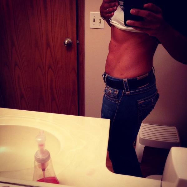 jambzecdn's tweet photo. 11 days post-Belize, healthy eating, feeling like "my" body is back! #eatclean #fitfam #momabs #fitmom #strongchick http://t.co/s0NC0qDPXs