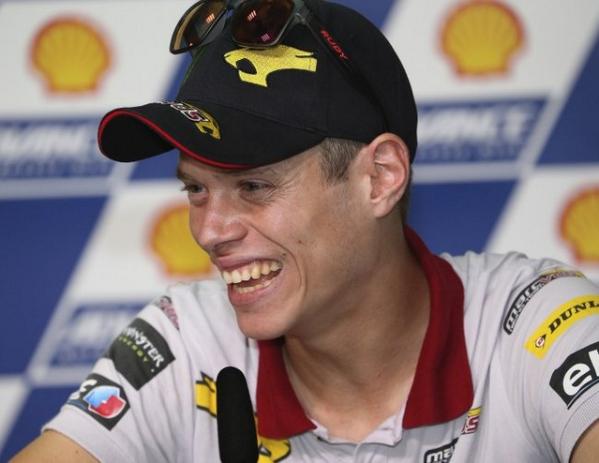 mundomotero's tweet photo. #Moto2 #GPMalasia – Pole para Tito Rabat | http://t.co/E6IVQ4A8w7 http://t.co/pCMK7niUCS