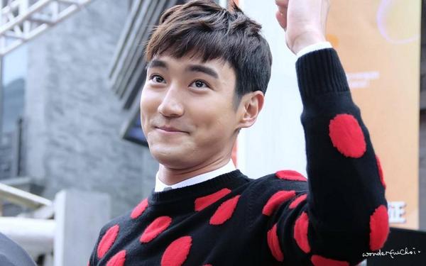 ariestamaterasu's tweet photo. [HD] 141024 Siwon at Beijing Event *(SiwonLover)* http://t.co/YSrw6KSsJA http://t.co/fnXZYshK3q