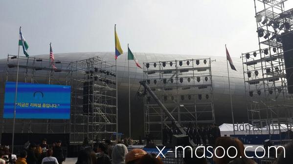 xmasoo_com's tweet photo. 동대문DDP에서 리허설중. 나와라 SOOMAN http://t.co/Y5agzW2gjP