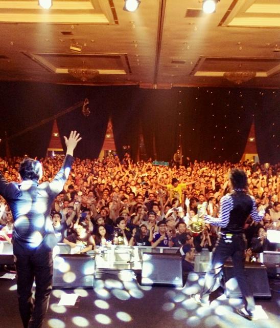 Thank you for supporting us, Indonesia!!

Thank you Fade2Black for collaborating "閃光(senkou)"!!

See you again!!