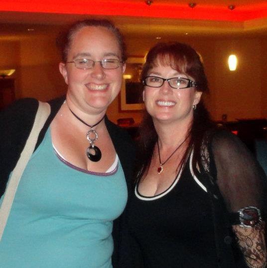 LiteraryEscapis's tweet photo. #AuthorYes: How can you not love @kenyonsherrilyn when she's always willing to take a moment to hang with a reader. http://t.co/rxaO7LMMfs
