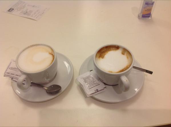 johnleonta's tweet photo. Παρειγγηλα διπλό cappuccino... http://t.co/GpnsRJHFc7