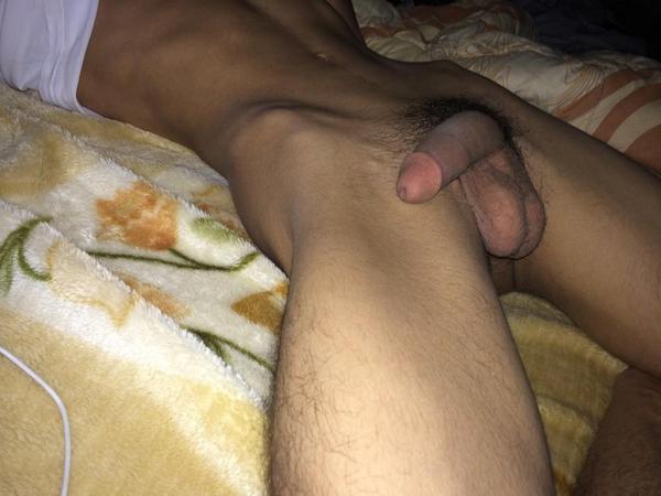 gdga_08434's tweet photo. ممين يصحيه. رتوويت بليز http://t.co/hkpGwTph5h