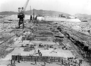 devasissarangi's tweet photo. @BBSRBuzz @deba1602 Some old pics of #Hirakud dam construction #ModernTemple #Odisha http://t.co/mBbxFrnQVx