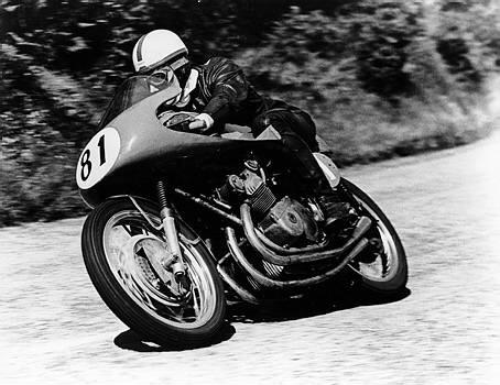 McLarenF1's tweet photo. #OnThisDay 50 yrs ago ‘Big John’ Surtees became a racing #legend: the only man to be world champion on 2 wheels &amp; 4. http://t.co/yKTRcRlW78