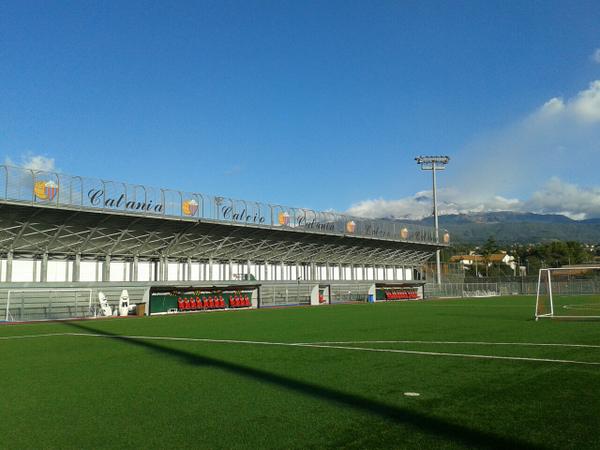 marcomontini5's tweet photo. Torre del Grifo Catania-Napoli http://t.co/6gTziUQZid