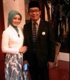 ata_lia's tweet image. Batik cirebon tmsk yg favorit bgt.. RT @RajjasBatik: Terimakasih teh @ridwankamil yg sll #cinta #batik #megamendung