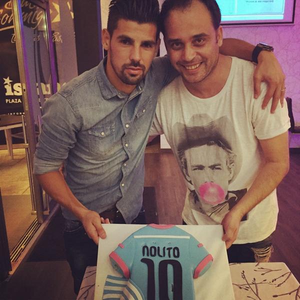 kekarestaurante's tweet photo. Celebrando la victoria y el cumple del gran Nolito en nuestra casa!!! http://t.co/pWote2Dxyv