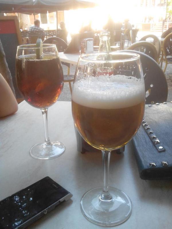 Joony5's tweet photo. Por el centro con mi niña @AnaGalloso http://t.co/SUFXfSFO6u