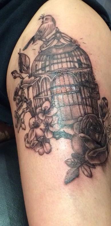 LeanneSansom's tweet photo. #tattoo #inked #birdcage #emilou #SpiritInk #shading #rose #girlyink #blossom http://t.co/rapq0H3Aok