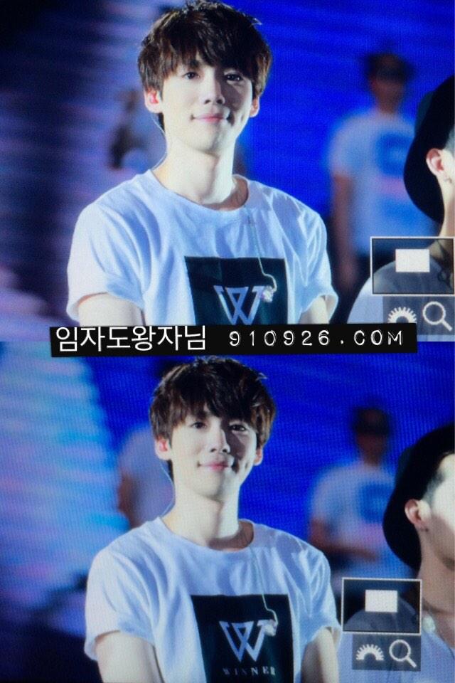 B0y9UP-CIAEtN7A.jpg:large