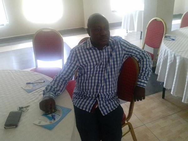 PaulAtwine's tweet photo. @RotaryCancerRun 2014 Chairman And @Rotary9211 PR @HonMikeSebalu shared with us tips on sponsor relations mgmt http://t.co/hpbXjWHBOZ