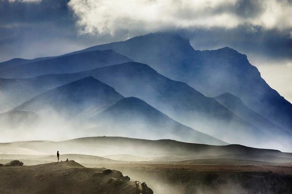 Gabriele_Corno's tweet photo. To see a world....... by Horst Fischer #Fuerteventura http://t.co/qSjmA0H5o5