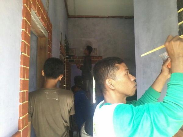 Opshid12's tweet photo. kesibukan luar biasa pada pembangunan RLHS #tsp86 Kab. Pati. RLHS ditargetkan diserahterimakan pada 27 Okt http://t.co/0b12bnHXTI