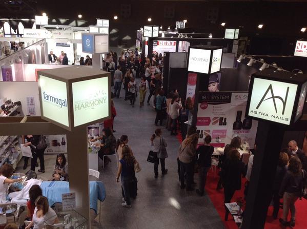 CabinesE's tweet photo. La 5a edición de @SpaBeautySpain ya ha empezado en @arenasdebcn. Las mejores marcas de #belleza y #spa te esperan! http://t.co/XKOO6xqHpZ
