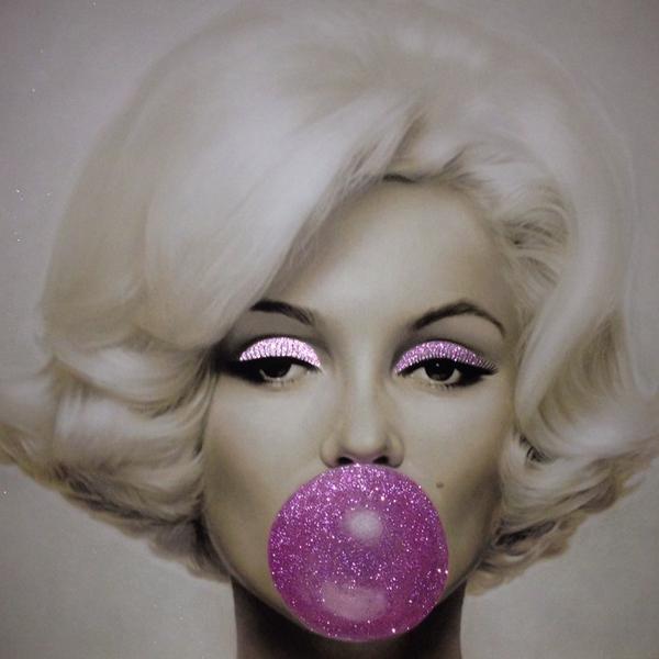 glitterwallsuk's tweet photo. Our #Bubblegum #MarilynMonroe #AudreyHepburn #AnyColours #AnyBackground #Beauts #Icons #SuperSparkly #Glamour ๐๐โจ๐๐ซ๐ http://t.co/tBvcC7hEv4