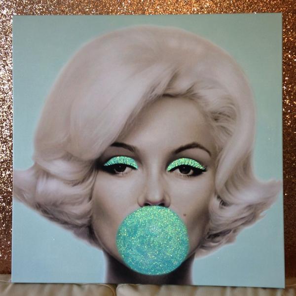 glitterwallsuk's tweet photo. Our #Bubblegum #MarilynMonroe #AudreyHepburn #AnyColours #AnyBackground #Beauts #Icons #SuperSparkly #Glamour ๐๐โจ๐๐ซ๐ http://t.co/tBvcC7hEv4