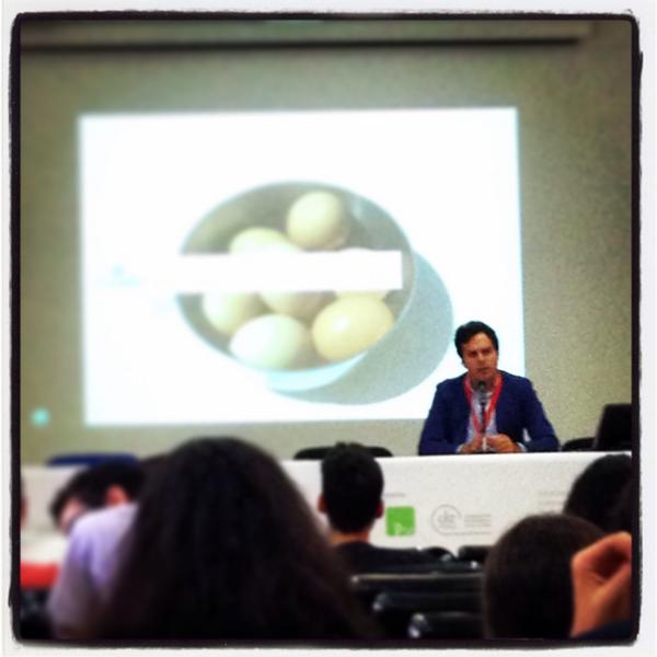 MateoDesigner's tweet photo. @PabloCrespoPita "Poner los huevos en diferentes cestas te garantiza trabajar todo el año" #EstoEsDi http://t.co/bzJ6iJ7sGA