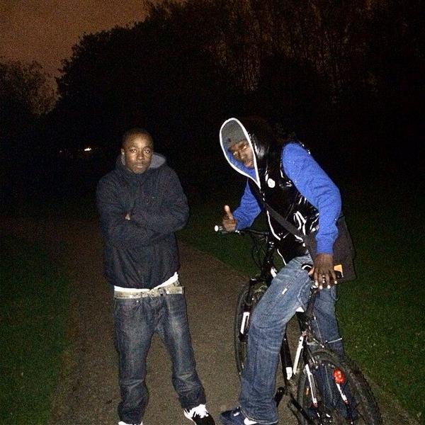 Shifty_Parker's tweet photo. In The Field For Real🌃🚶💨💯 http://t.co/hKLst2GDM4