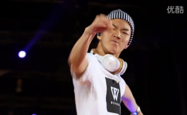 AllAboutSH's tweet photo. [CAP] 140830 YG Family 2014 Galaxy Tour "Power" in Shanghai Recap - Seunghoon^^ http://t.co/NhPf2uQB5o http://t.co/xm3R0HcnKj
