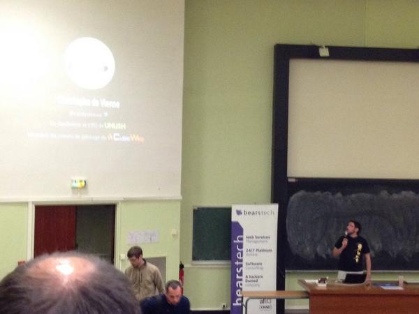 mathieupesin's tweet image. @cmdevienne présente #cubicweb : les principes, comment démarrer et l'intégration #Pyramid #pyconfr