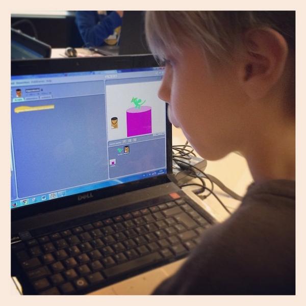 petervdbroeck's tweet image. #coderkid @ work #scratch @coderdojobe #Aalst #iftwit