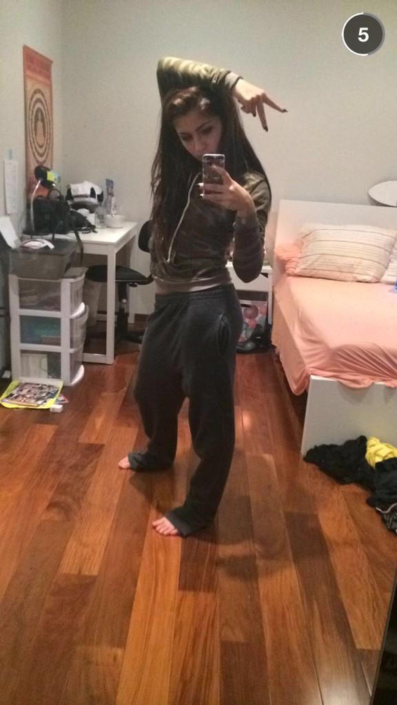 boxxheud's tweet photo. When I'm alone in the house http://t.co/edFeqpwwuC