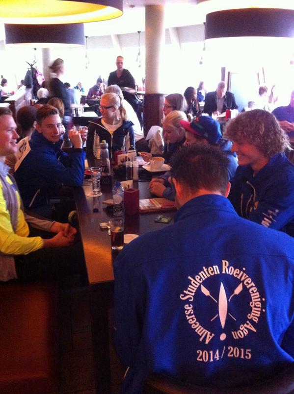 SRVAgon's tweet photo. Uploaden voor de kwart finales! http://t.co/PZXWAURAkT