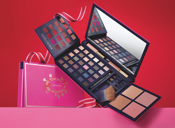 davelackie's tweet photo. I'm giving away this Estee Lauder Holiday Colour Portfolio PWP at Hudson's Bay! To enter, follow @davelackie &amp; RT http://t.co/xsxYBhEdHH