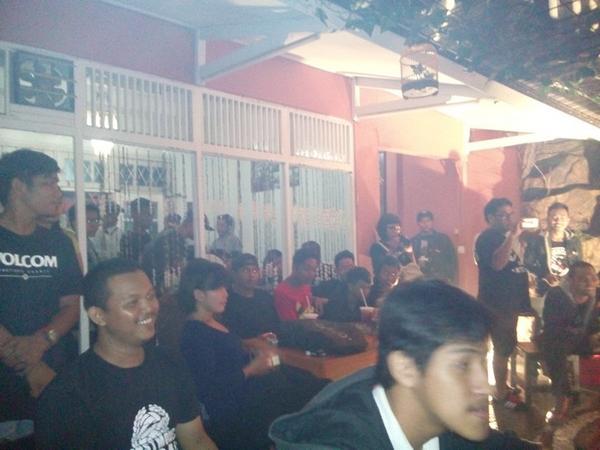 Crowd acara ENJOiKUSTIK malam iniZ,wuuuih
Gabung bareng rame2 ke <a href="/waroengkitta/">WAROENG KITTA</a> sob