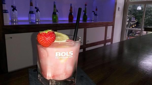 Vanavond tussen 22.00 &amp; 23.00 bij bestelling van je 2e cocktail een gratis bioscoop kaart!