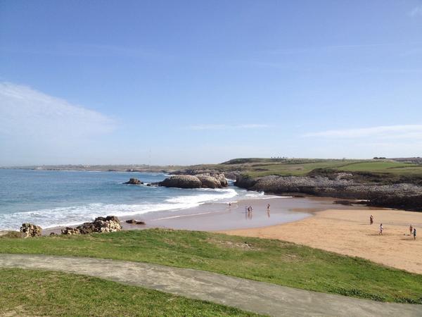cantabriarural's tweet photo. Fantastico dia de #playa en #Santander #virgendelmar  24 grados #Cantabria http://t.co/Q7Fj8Gz6tq