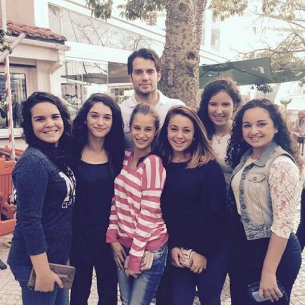 HenryCavillONL's tweet photo. NEW #GIBROCKRUN GROUP PIC
@zoechichon, @emma_fava99, @chloefa4, @robyn__l  &amp; @_heatheredwards met #HenryCavill! http://t.co/g07SGL70r9