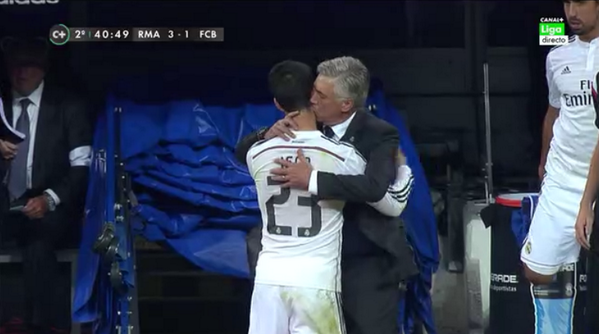 Así te recibe tu entrenador cuando has muerto en el campo.