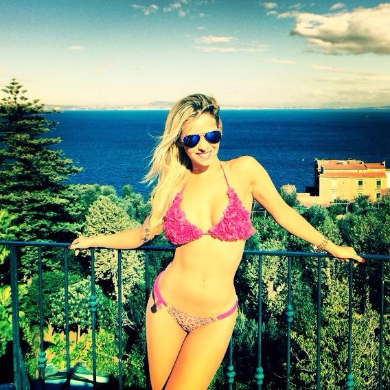 Hoy tomando sol en Capri!! Gracias @MallasMarea y @BSASBRONZE!! http://t.co/A1sWYp13XE